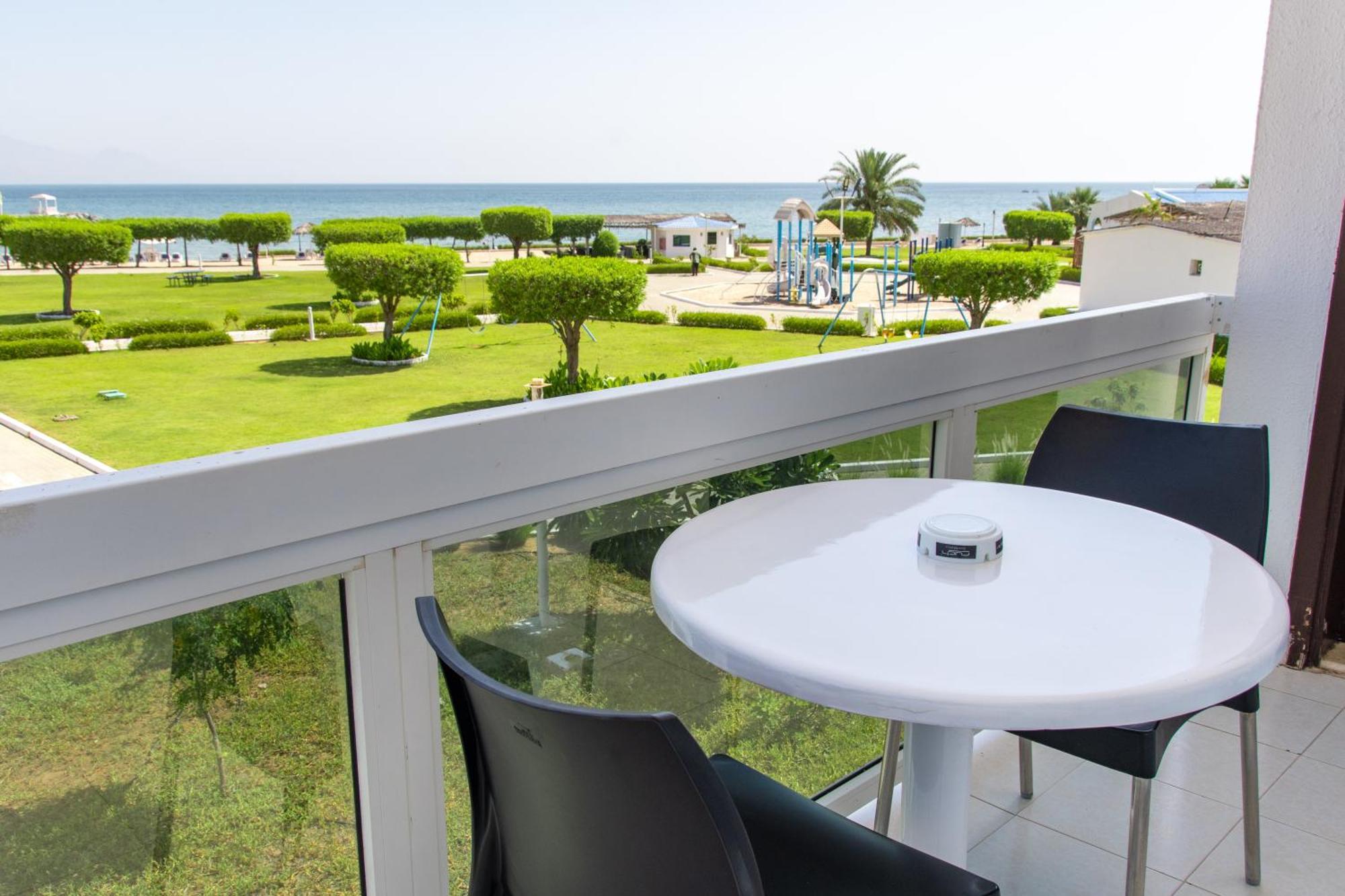 Holiday Beach Resort Дибба Экстерьер фото